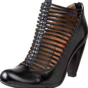 Miz Mooz black Leather 7.5 M